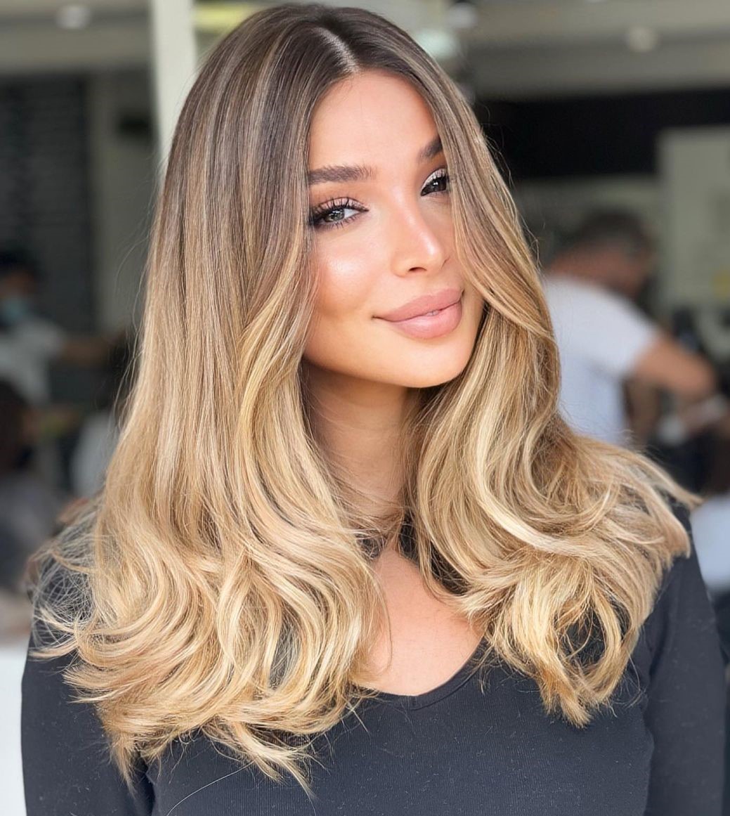 One-Length Long Hairstyle with Curled Ends