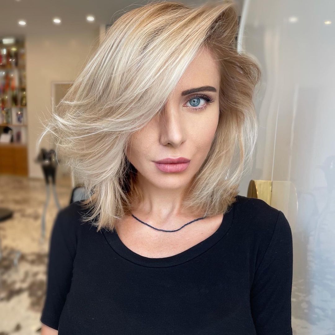 Voluminous Feathered Comb-Over Lob